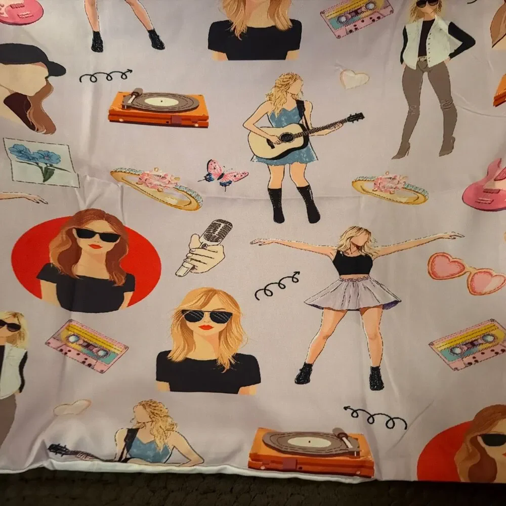 Taylor Swift Fan Twin Fitted Sheet w/2 Pillow Shams Set. New Original Packaging!